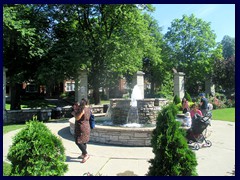 Casa Loma 021